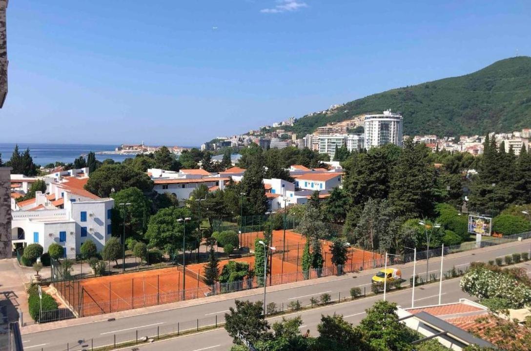 Red Lux Apartment Budva Bagian luar foto