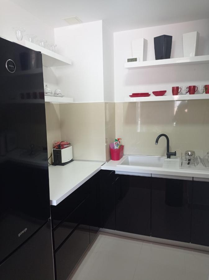 Red Lux Apartment Budva Bagian luar foto