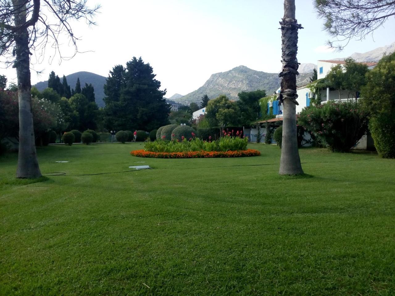 Red Lux Apartment Budva Bagian luar foto