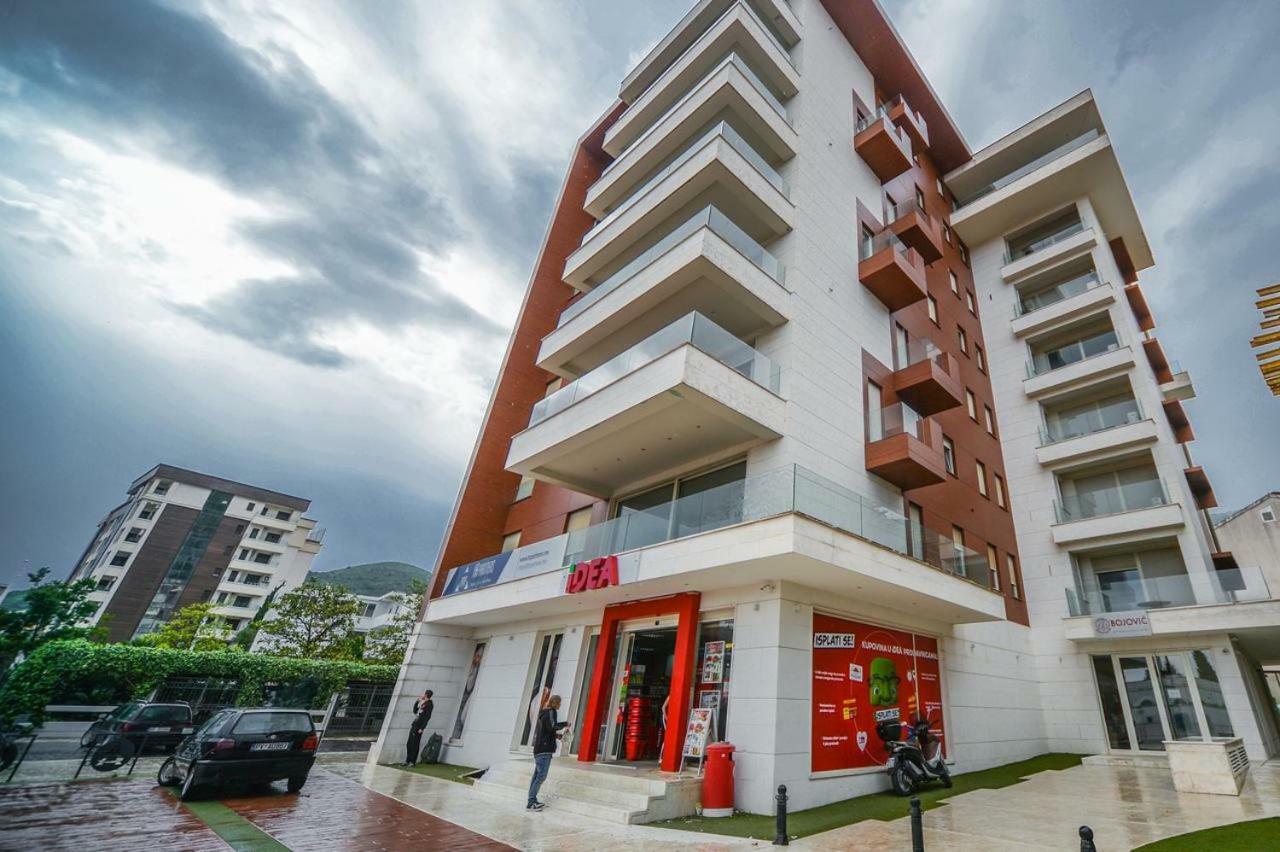 Red Lux Apartment Budva Bagian luar foto