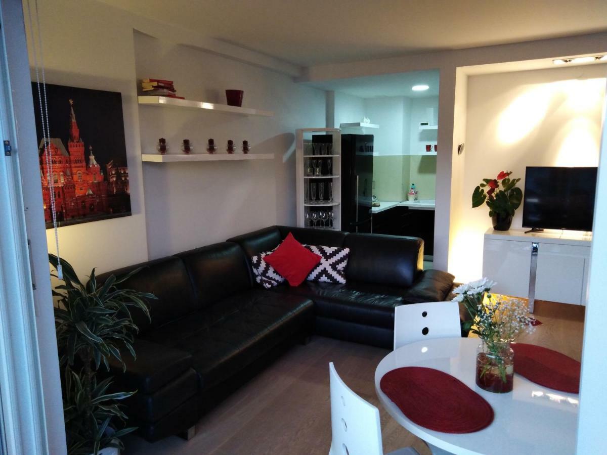 Red Lux Apartment Budva Bagian luar foto